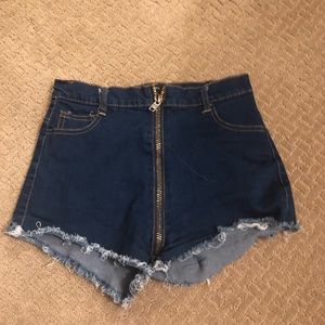 Flirty jean shorts